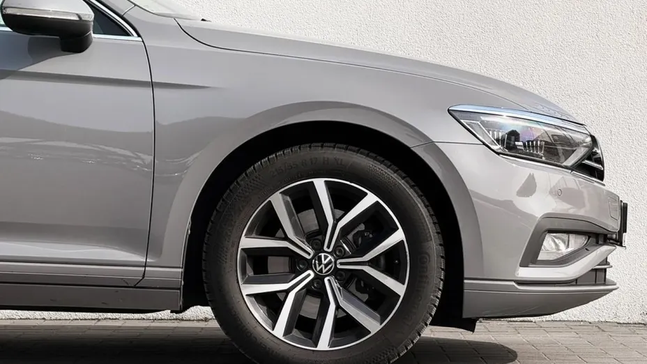 VOLKSWAGEN Passat -