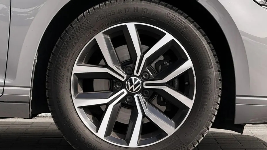VOLKSWAGEN Passat -