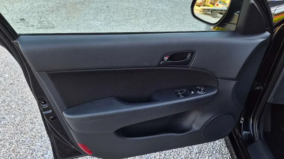 HYUNDAI i30 -