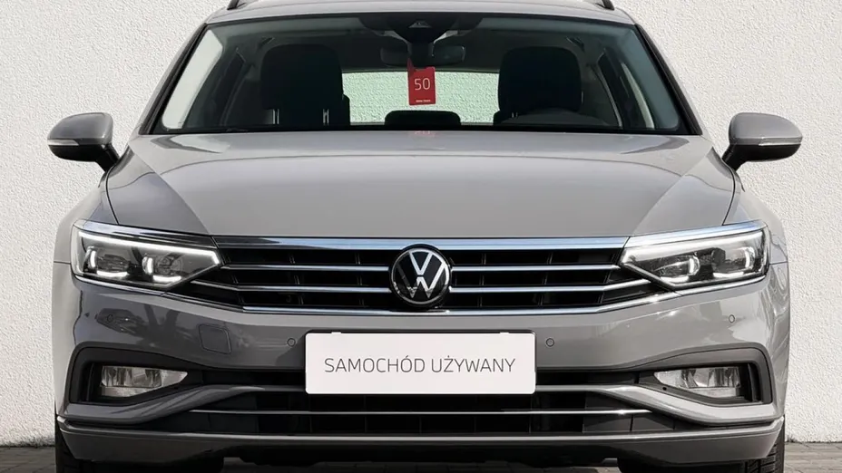 VOLKSWAGEN Passat -