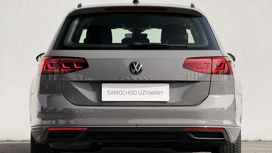VOLKSWAGEN Passat -
