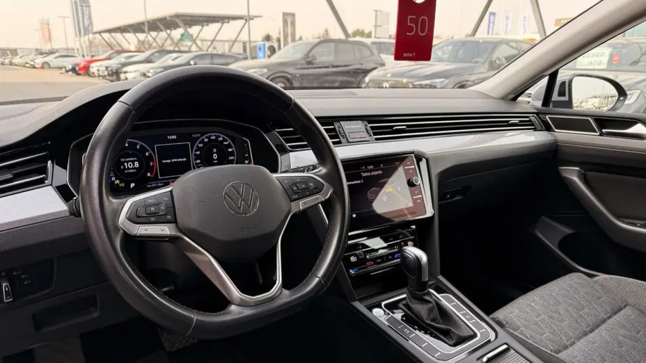 VOLKSWAGEN Passat -