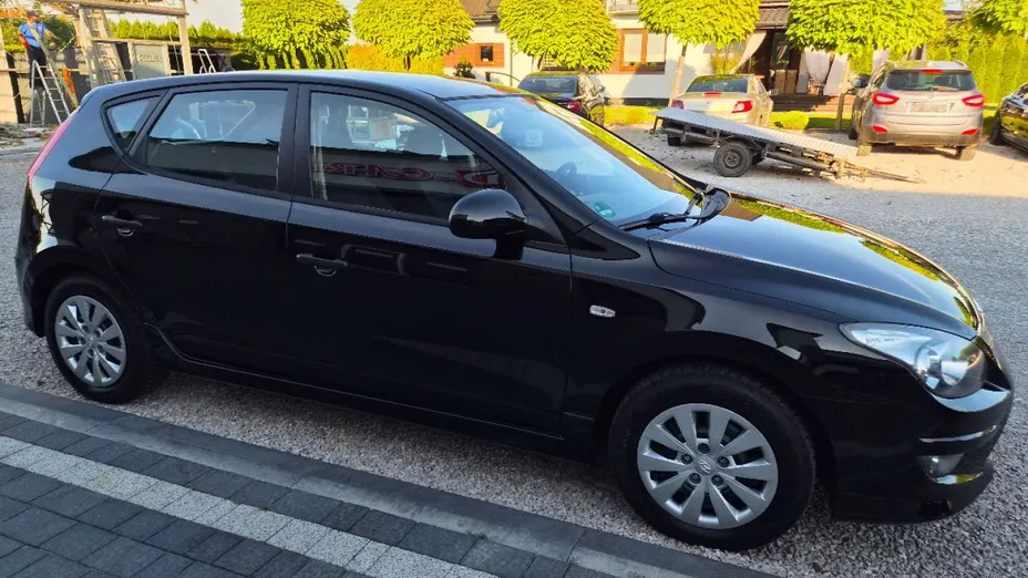 HYUNDAI i30 -