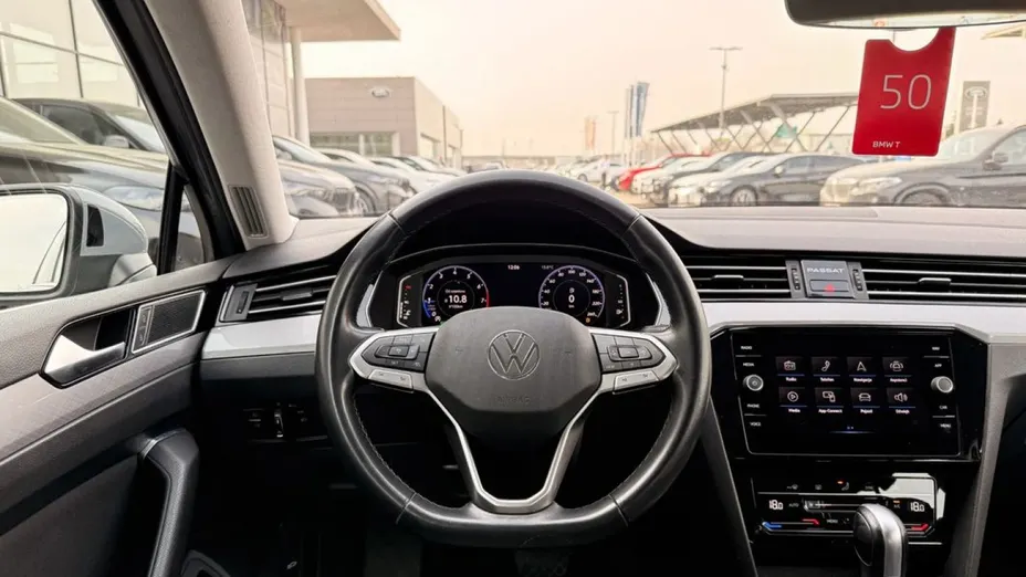 VOLKSWAGEN Passat -