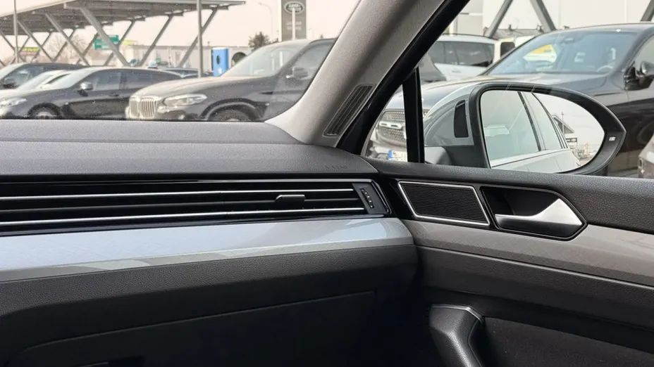 VOLKSWAGEN Passat -