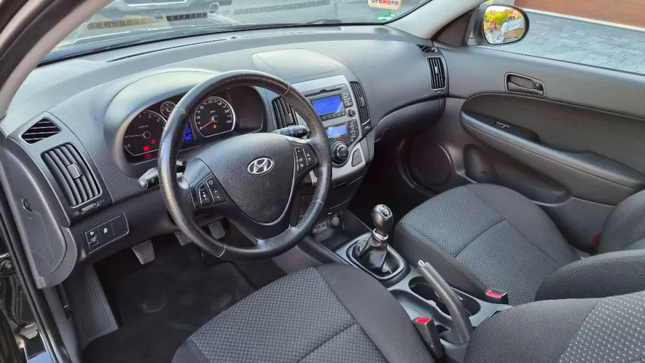 HYUNDAI i30 -