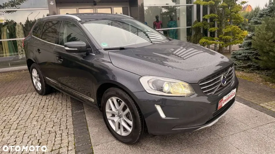 VOLVO XC60 -