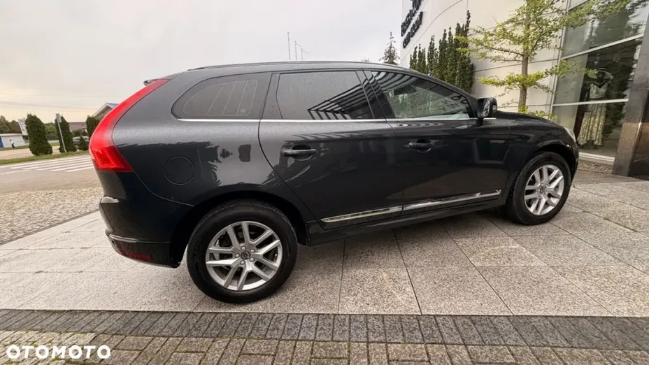 VOLVO XC60 -