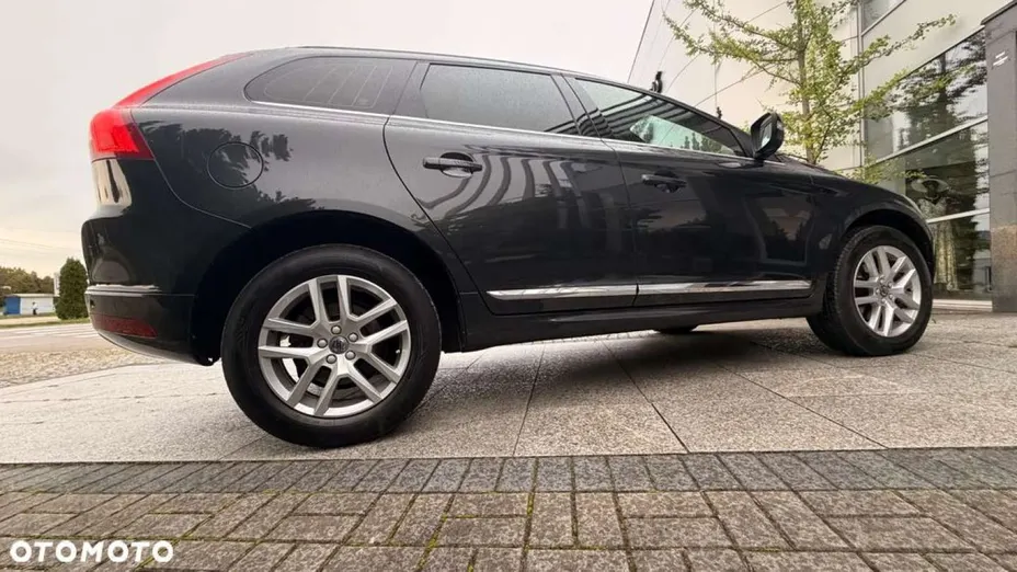 VOLVO XC60 -