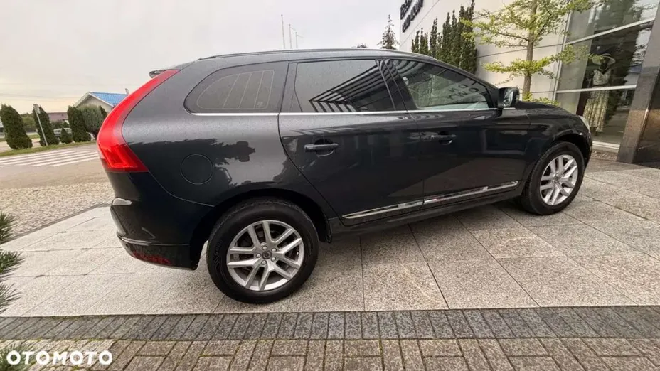VOLVO XC60 -