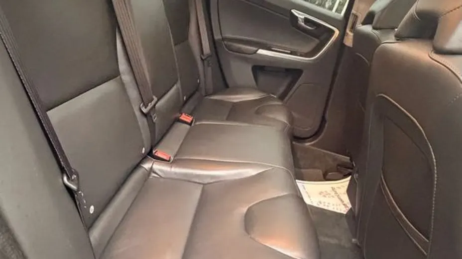 VOLVO XC60 -