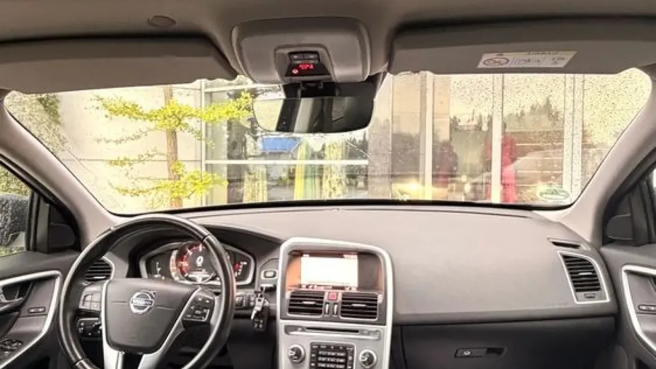 VOLVO XC60 -