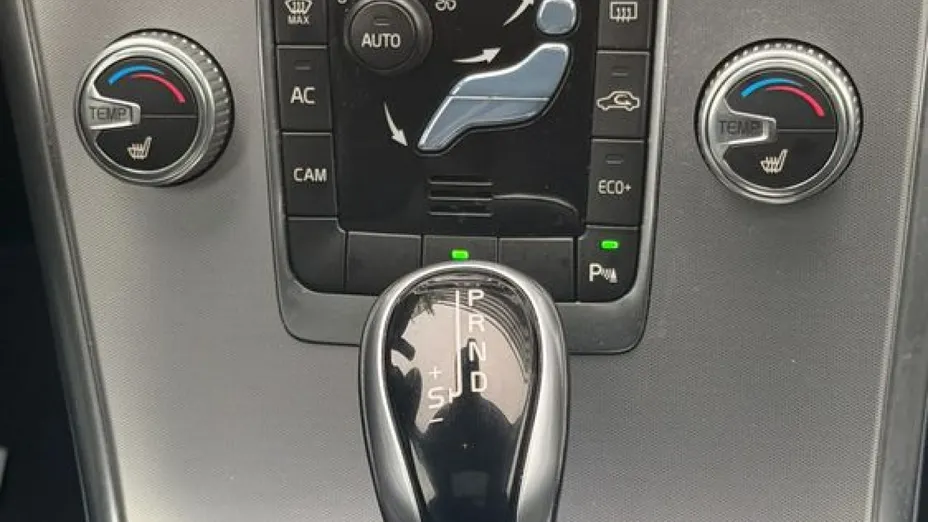 VOLVO XC60 -