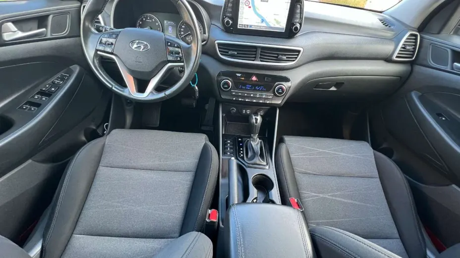 HYUNDAI Tucson -