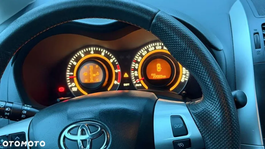 TOYOTA Auris -