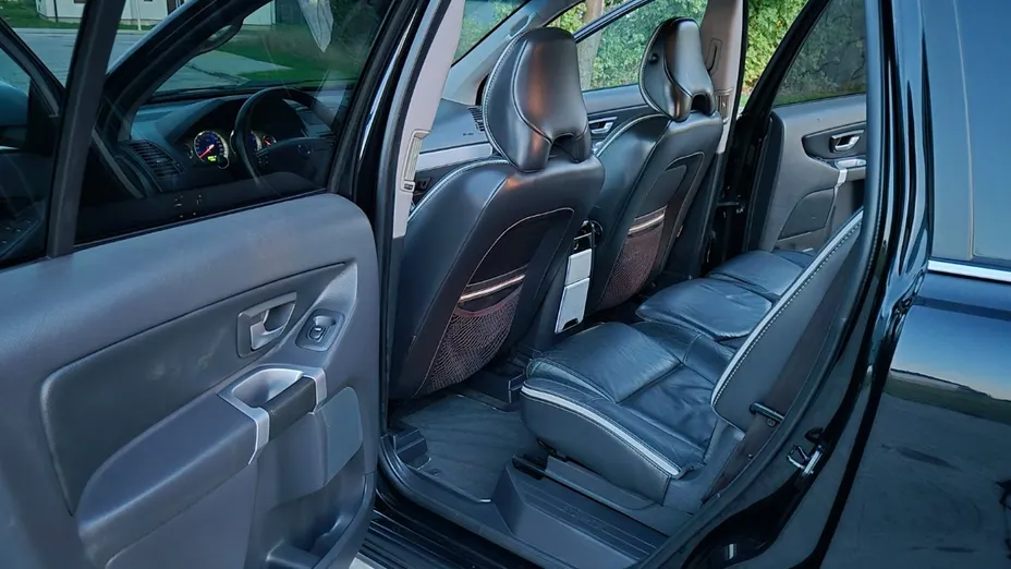 VOLVO XC90 -