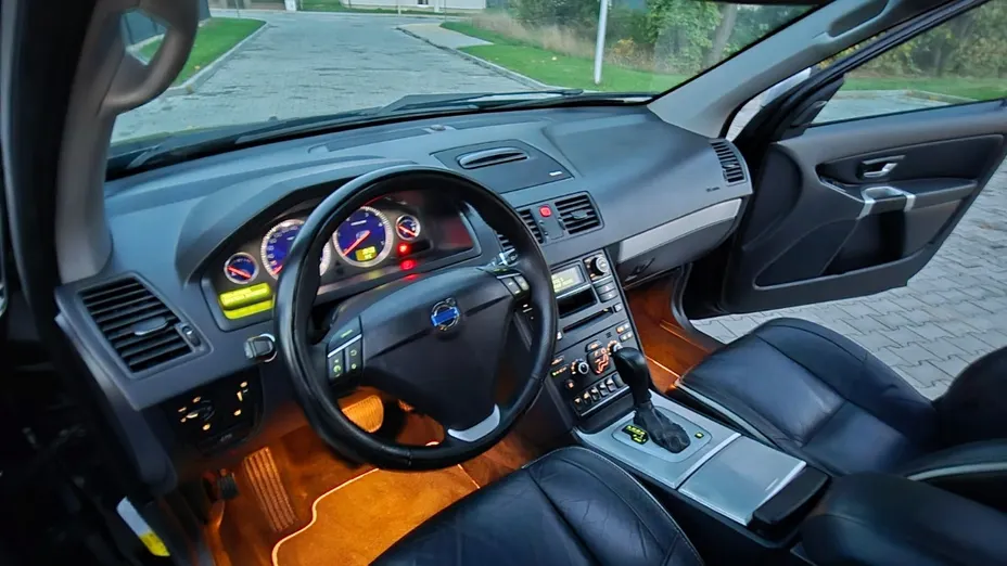 VOLVO XC90 -