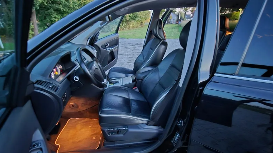 VOLVO XC90 -