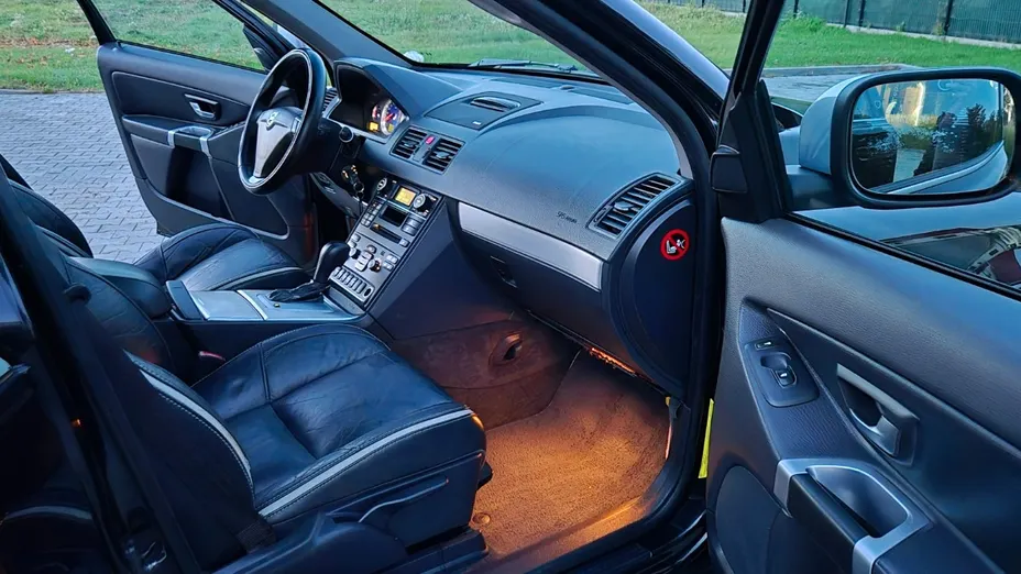 VOLVO XC90 -