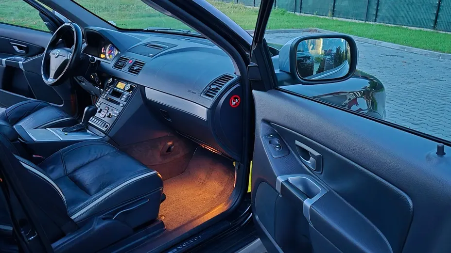 VOLVO XC90 -
