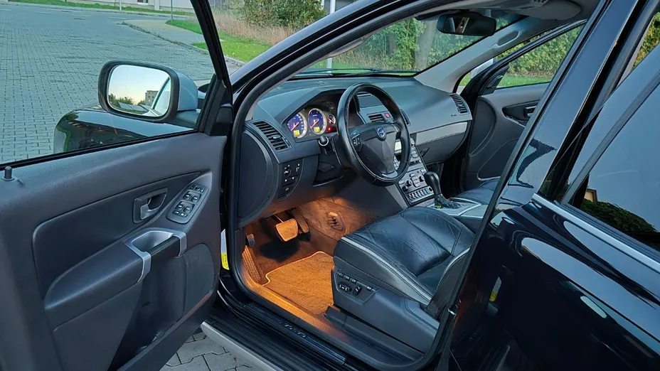 VOLVO XC90 -