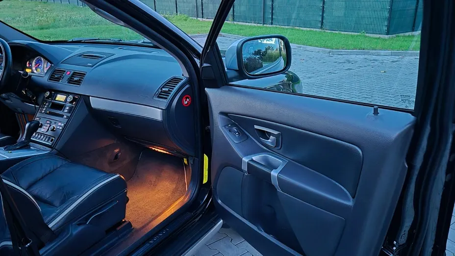 VOLVO XC90 -