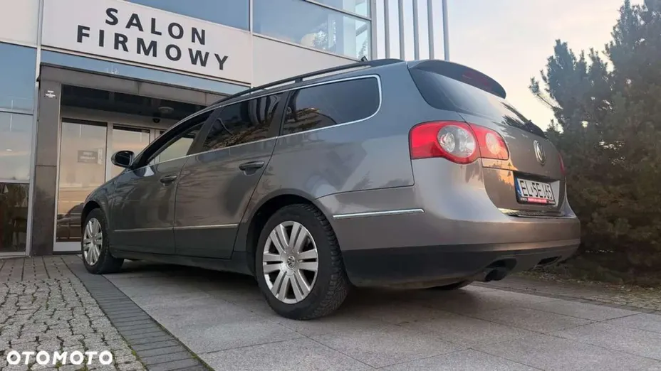VOLKSWAGEN Passat -