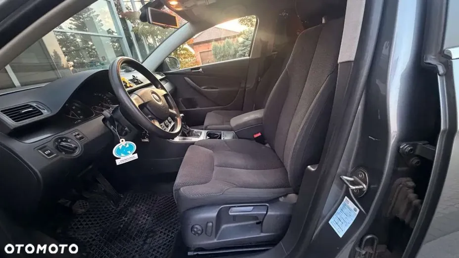 VOLKSWAGEN Passat -