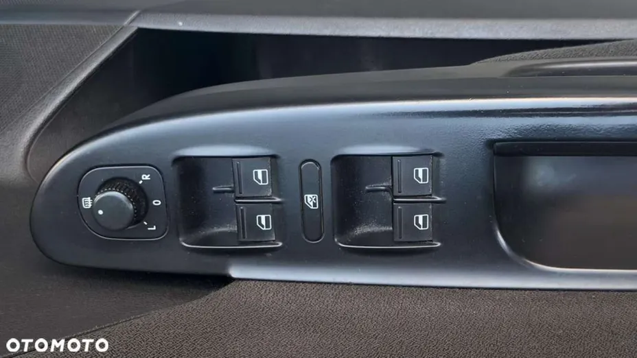 VOLKSWAGEN Passat -