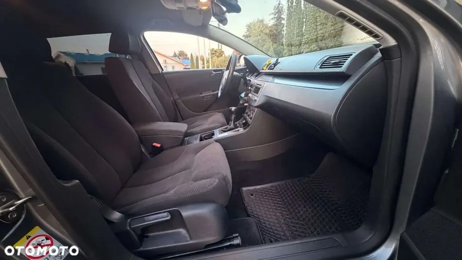 VOLKSWAGEN Passat -