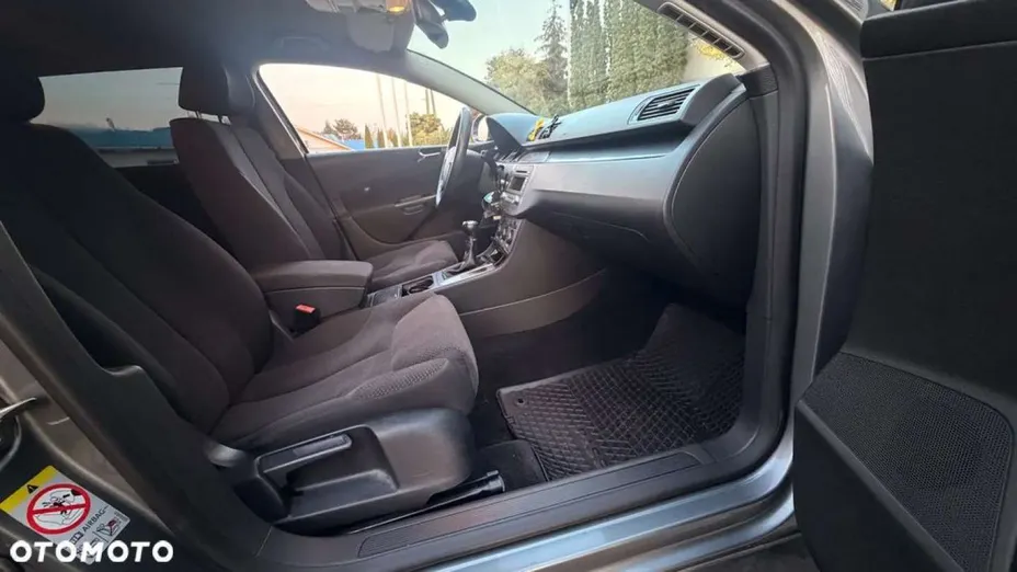 VOLKSWAGEN Passat -