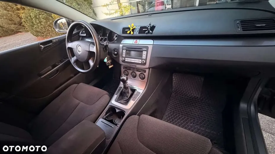 VOLKSWAGEN Passat -
