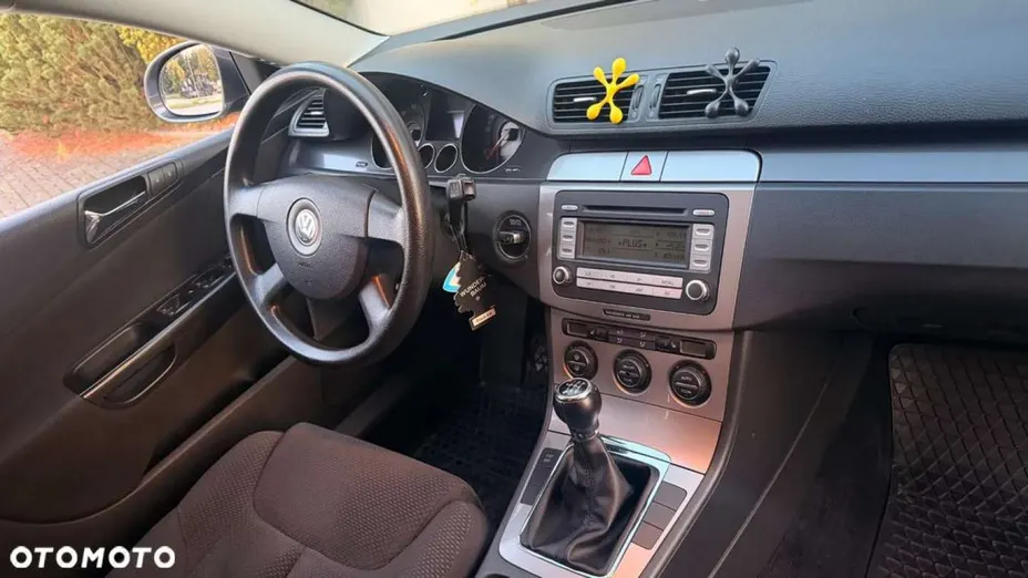 VOLKSWAGEN Passat -