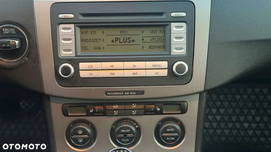 VOLKSWAGEN Passat -