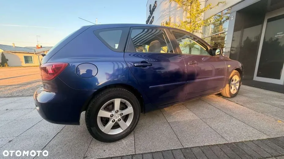 MAZDA 3 -