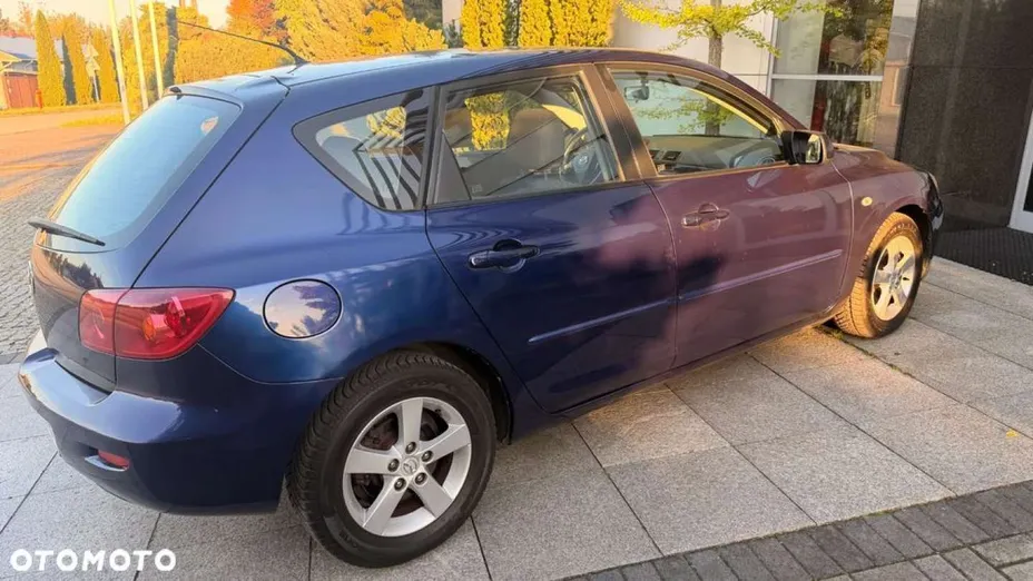 MAZDA 3 -