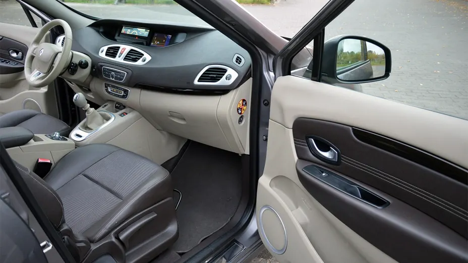 RENAULT Scenic -