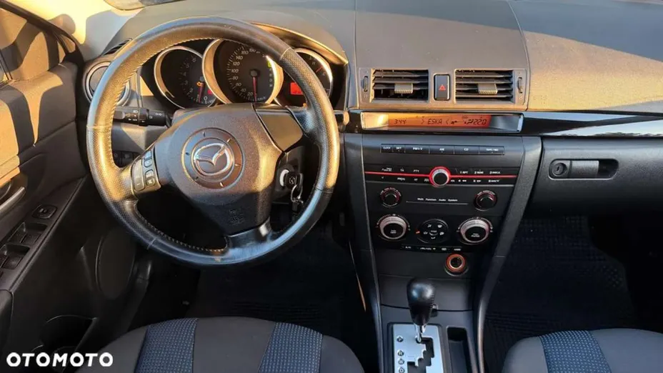 MAZDA 3 -