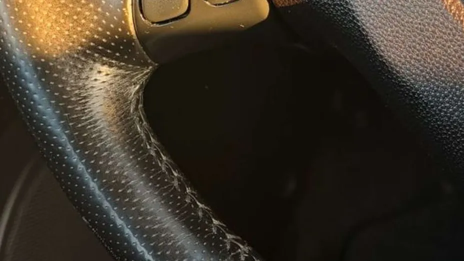MAZDA 3 -