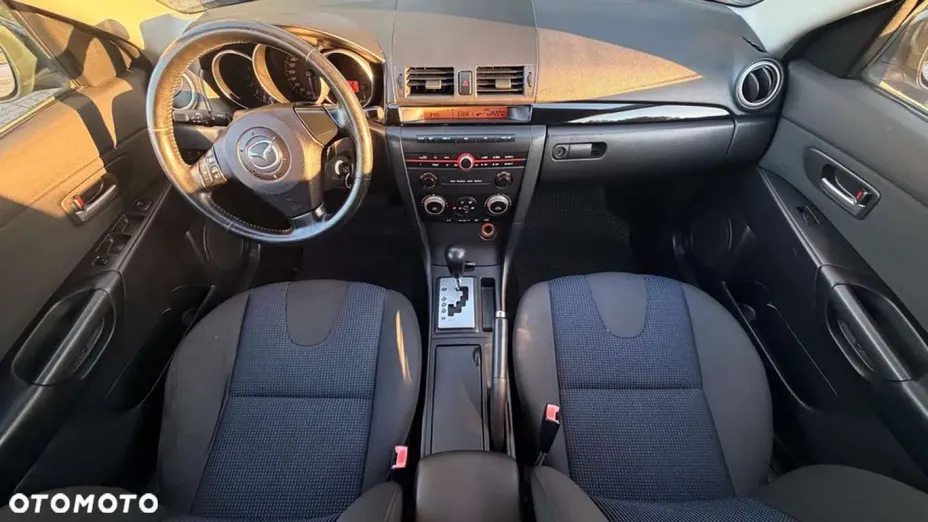 MAZDA 3 -