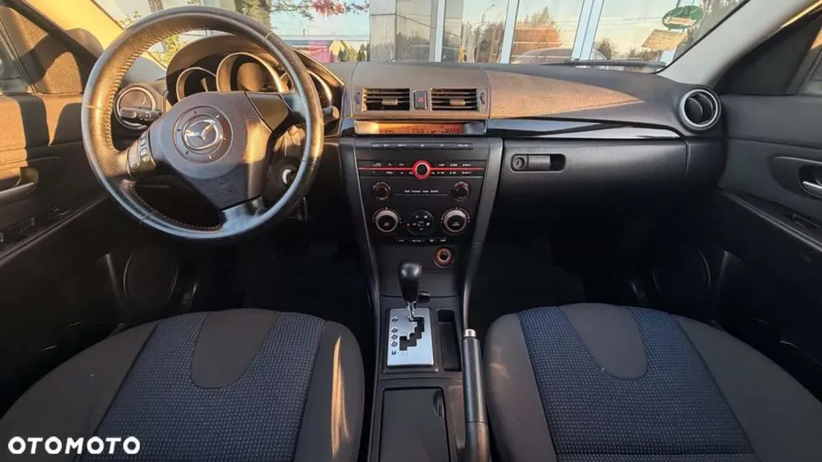 MAZDA 3 -