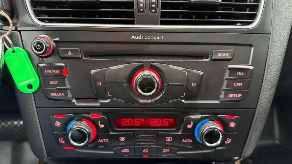 AUDI Q5 -