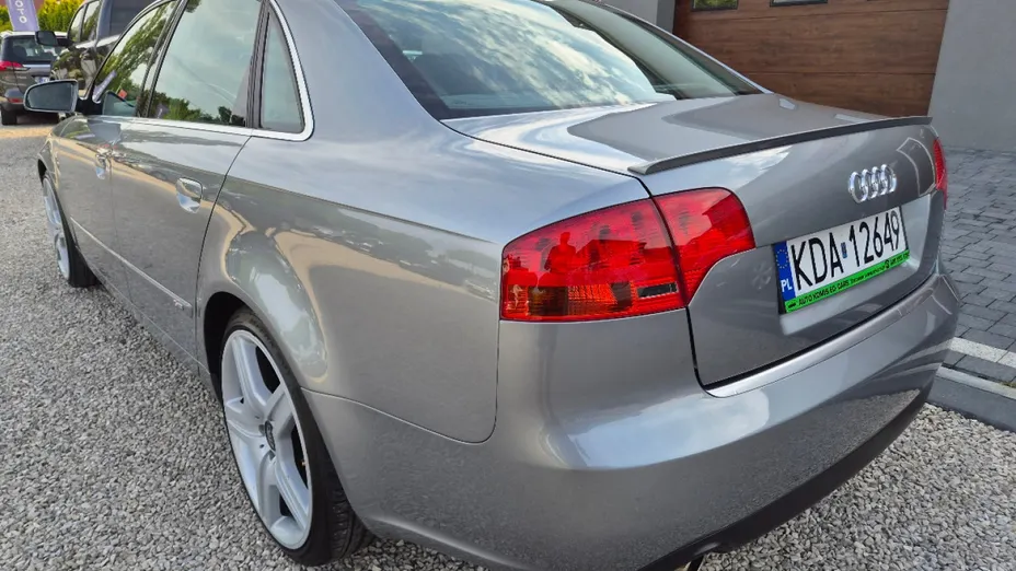AUDI A4 -