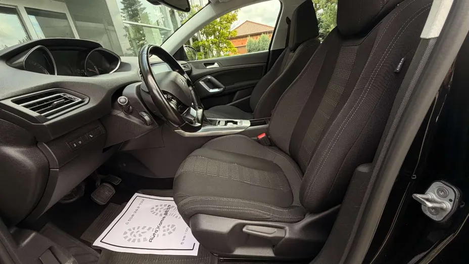 PEUGEOT 308 -