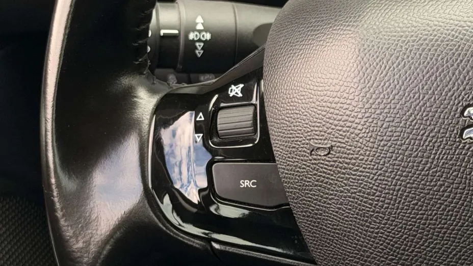 PEUGEOT 308 -