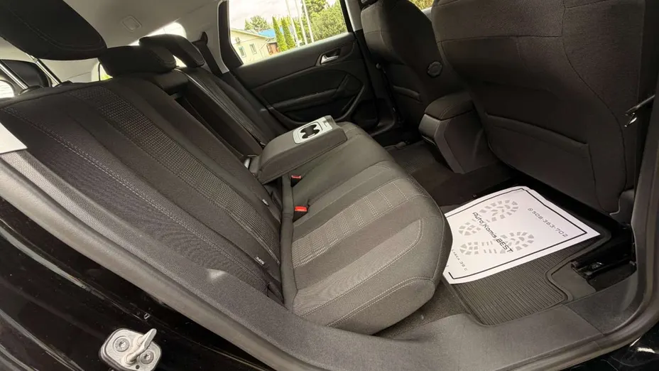 PEUGEOT 308 -