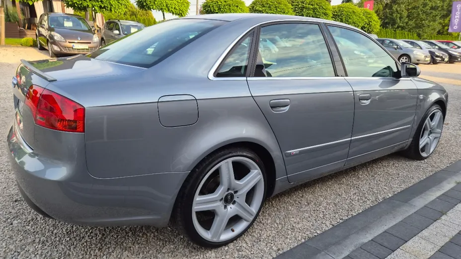 AUDI A4 -