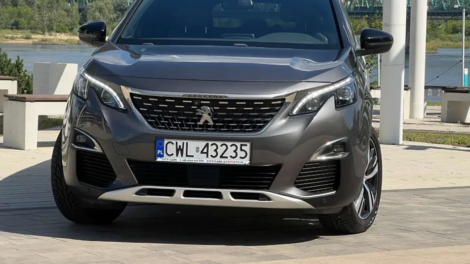 PEUGEOT 5008 -