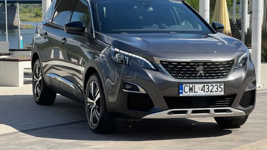 PEUGEOT 5008 -