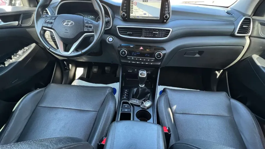 HYUNDAI Tucson -